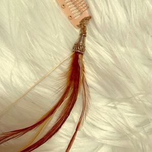 Feather clip in hair extension